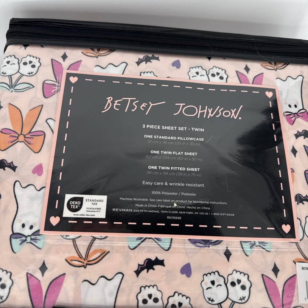 Betsey Johnson BOW Halloween Sheet Set Twin Ghost Bows Ghosts Pink NEW New - Picture 3 of 6